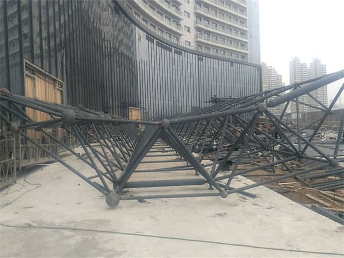 吉林万豪酒店雨棚网架
